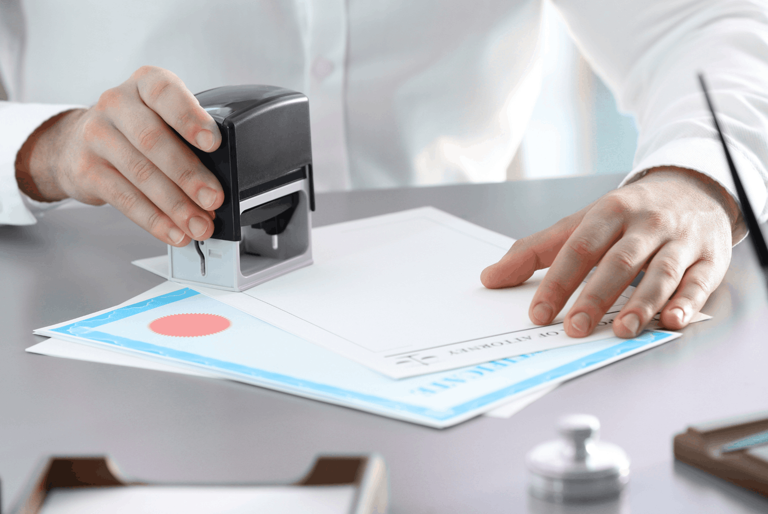 5 Business Risks Companies Avoid by Outsourcing Document Legalization and Attestation Services